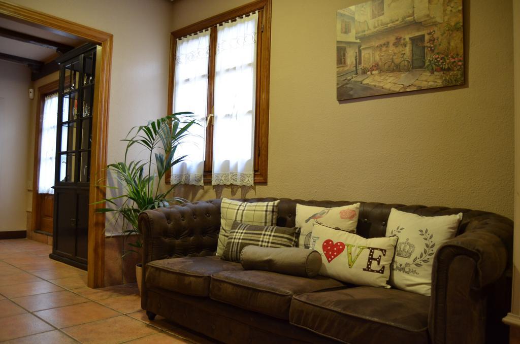 Hostal Ameztia Doneztebe ภายนอก รูปภาพ