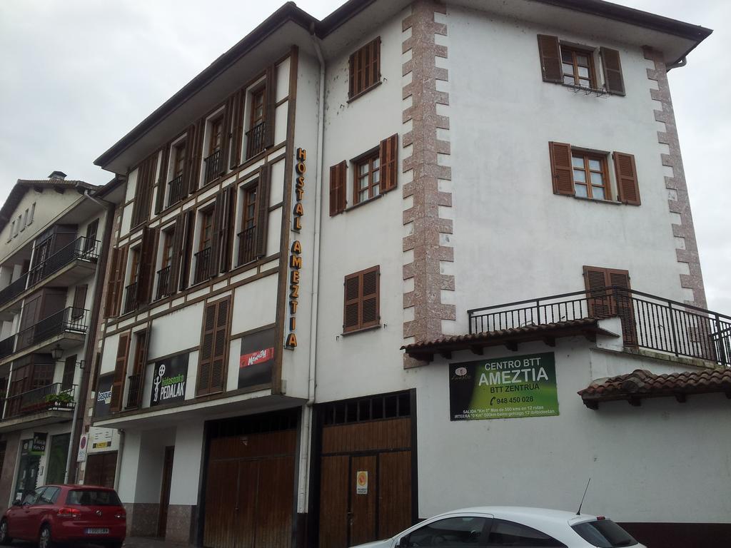 Hostal Ameztia Doneztebe ภายนอก รูปภาพ
