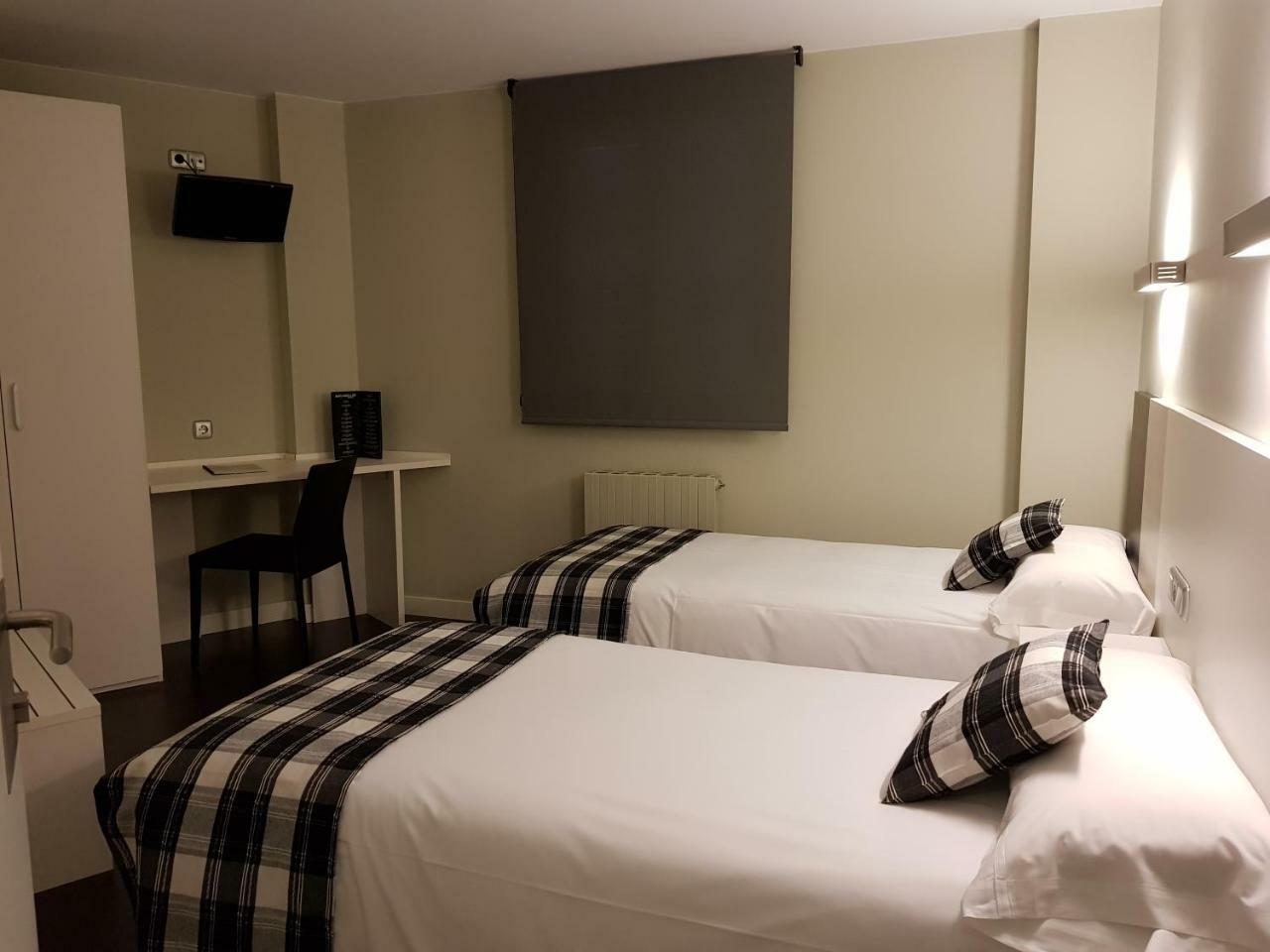 Hostal Ameztia Doneztebe ภายนอก รูปภาพ